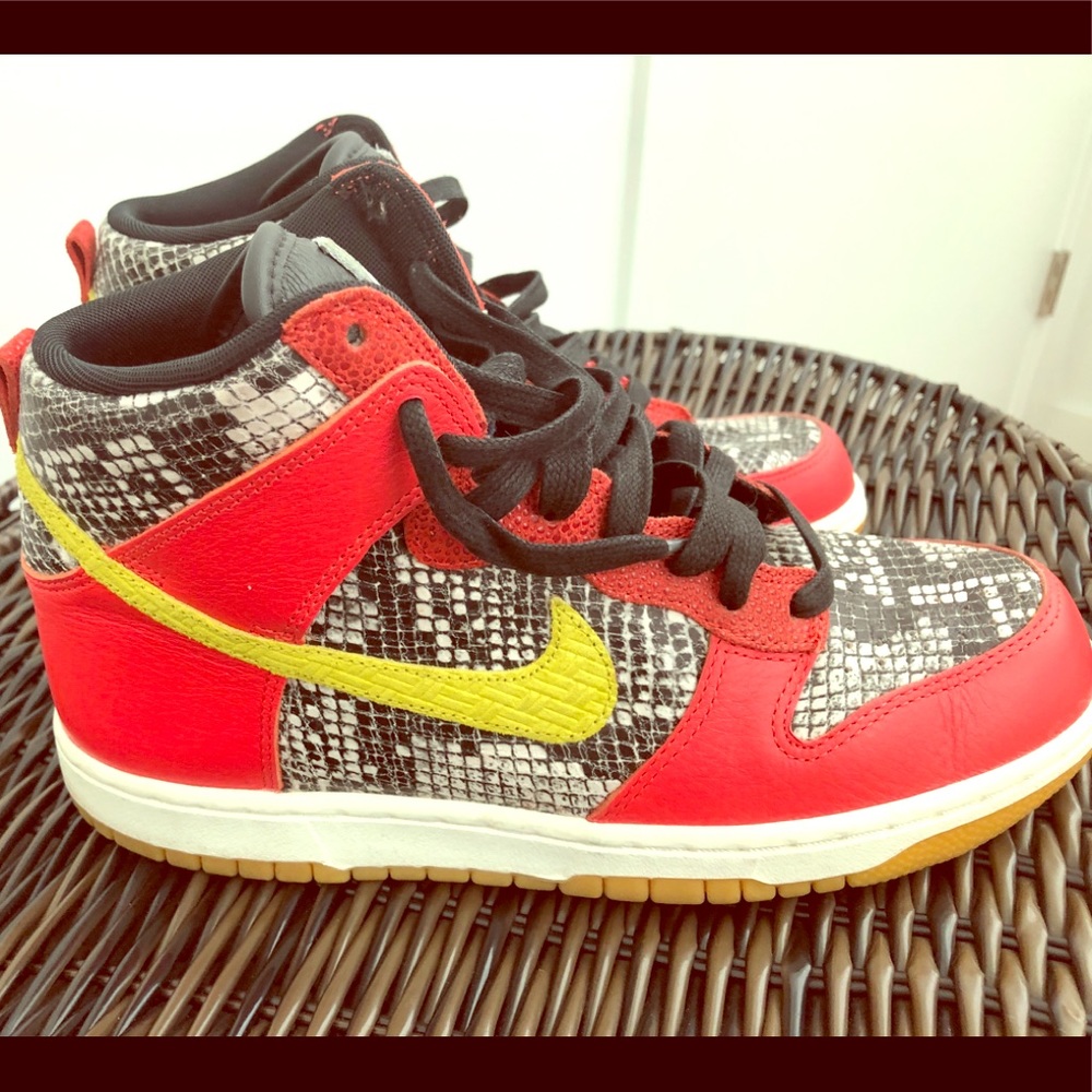 Nike Air Force 1 Snakeskin LE Sneakers